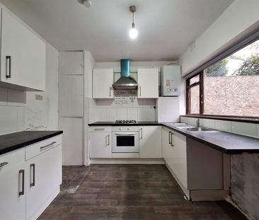 Avondale Road, London E16 - Photo 2