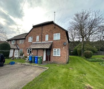 Vesey Close, Farnborough, Hampshire, GU14 - Photo 1