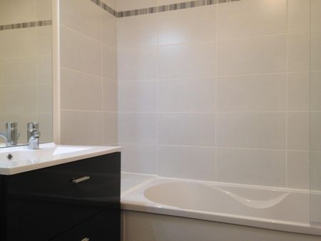 location Appartement T3 DE 58.4m² À ASNIERES - Photo 3