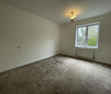 6 bedroom detached house to rent - Photo 3