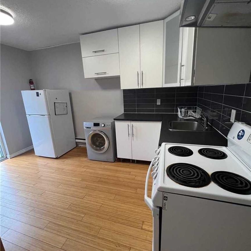 For Lease - 678 Bathurst Street Unit# 2, Toronto, Ontario - Photo 1