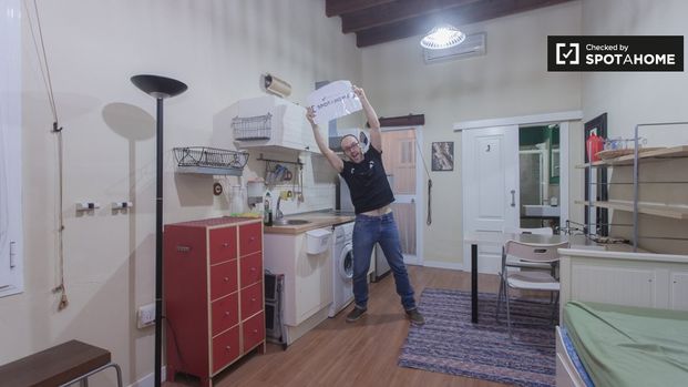 seville, Andalusia 41003 - Photo 1