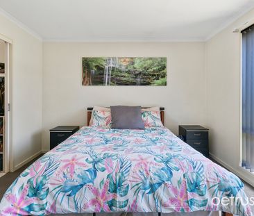 Neat, Comfortable and Conveniently Located! - Photo 6