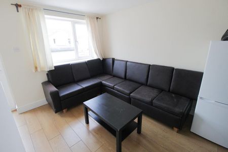 King Street, Treforest - Photo 2