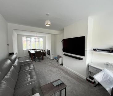 3 bedroom semi-detached house to rent - Photo 2