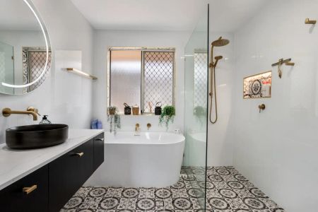 “Beautifully Renovated 4-Bedroom Family Oasis in Peaceful Cul-de-Sac” - Photo 3