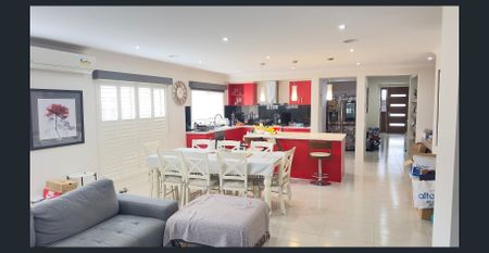 Modern 4BR Family Home in Cranbourne East - Photo 2