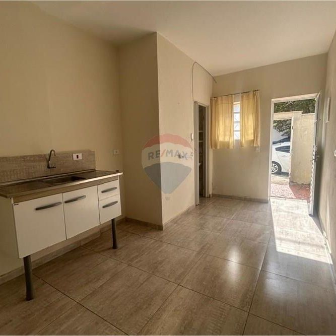 Kitnet com quintal e vaga para motos para locação no bairro Estação em São Roque/SP - Foto 1