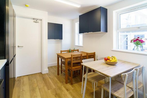 1 bedroom in a house share to rent - Photo 1