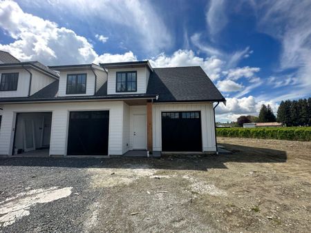 Coach House on Farmland - Photo 2