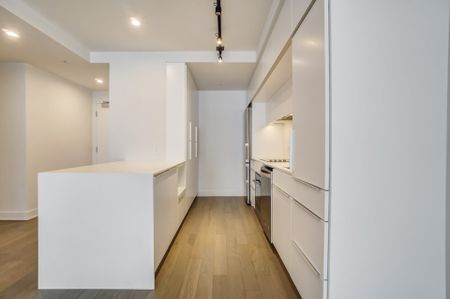 350 Rue Eleanor, #503 - Photo 3