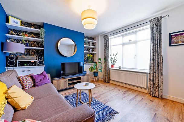 A well presented two bedroom house - Photo 1