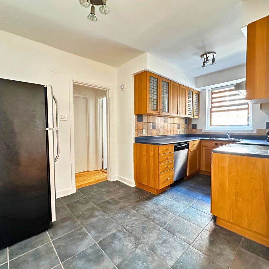 3360 Ridgewood, #7 - Photo 1
