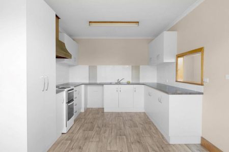 Spacious and open Unit - Photo 2
