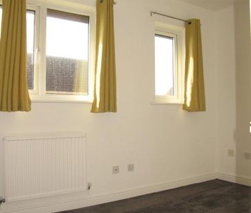 2 bedroom end of terrace house to rent - Photo 4