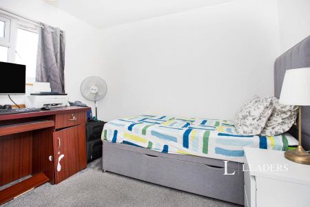 2 bedroom house to rent Beales Way, Cambridge, CB4 - Photo 3