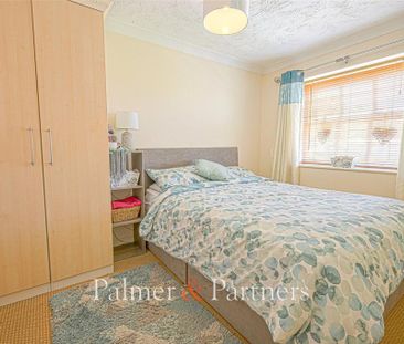 3 bedroom end of terrace house to rent - Photo 4