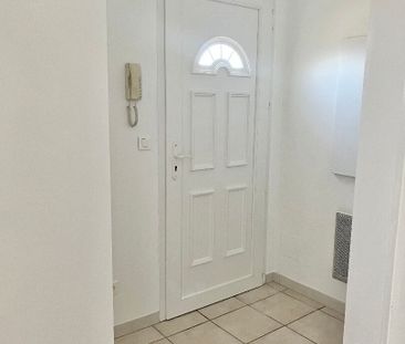 Location Appartement 2 pièces 43m² - Photo 3
