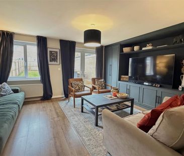 4 bedroom semi-detached house to rent - Photo 4