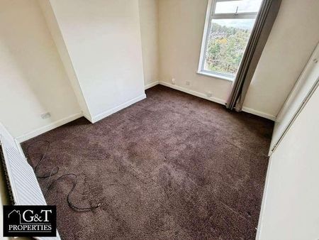 Gorsty Hill Road, Rowley Regis, B65 - Photo 2