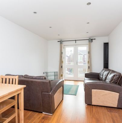 Bright and Sunny, 2 bed Apartment With Private Parking To Let In Enfield - Photo 1