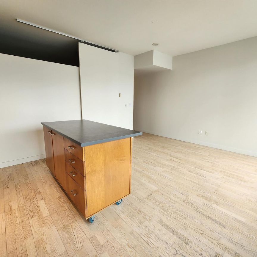 383 Cumberland Street - 802 - Photo 1