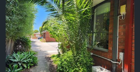 “Delightful one bedroom Home” - Photo 2