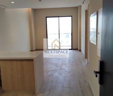 Ready To Move | Prime Location | Semi Furnished - Photo 3