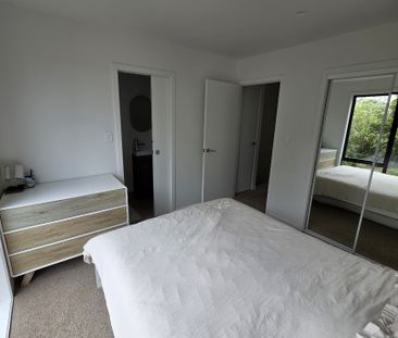 Sunny 2 Bedroom 2 Bathroom with one parking space near new family home - Photo 6