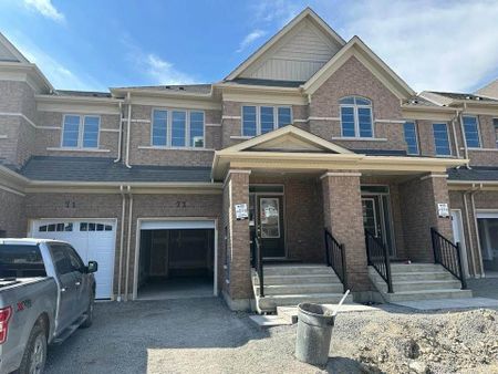 For Lease - 73 Air Dancer Crescent, Oshawa, Ontario - Photo 4