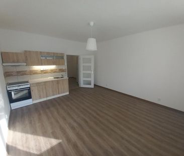 Pronájem bytu 1+kk 30 m2 - Fotografie 4