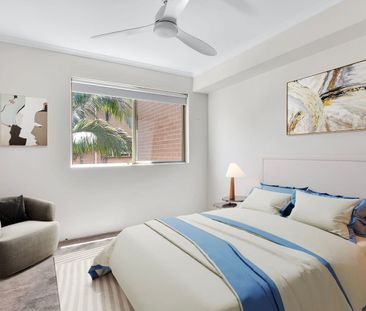 Light-Filled Two-Level Apartment with Rooftop Terrace - Photo 5