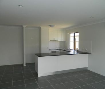 19 Cable Court, 4740, Blacks Beach - Photo 2