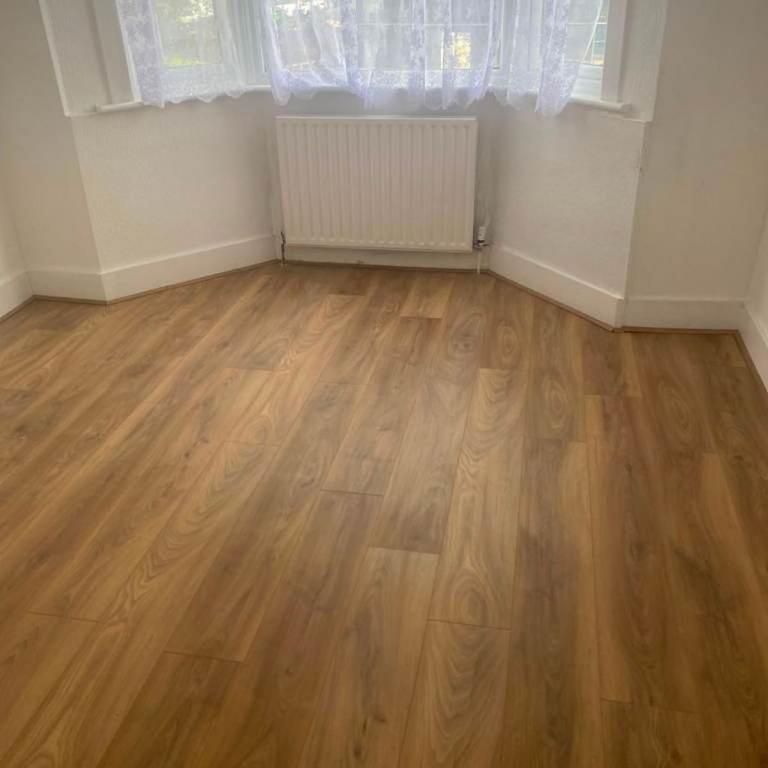 4 bedroom property to rent - Photo 1