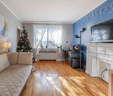 Condo for rent, Mont-Royal - Photo 1