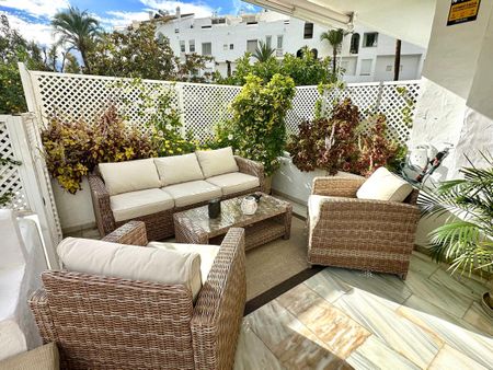 Apartment in Puerto Banús, Costa del Sol - Photo 2