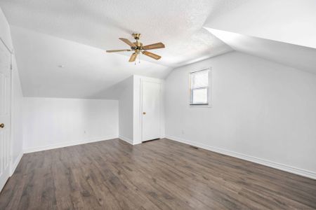 For Lease - 1 Grovepark Street, Richmond Hill, Ontario - Photo 3