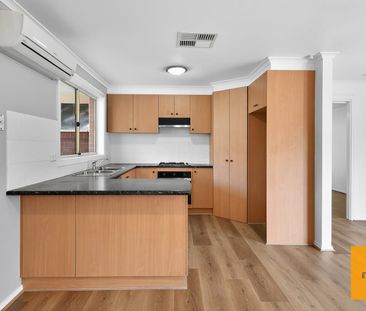 Beautiful Family Home in a Quiet Werribee Location, Newly Renovated - Photo 3