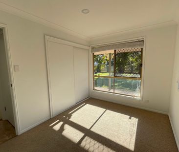 Peaceful Living on a Generous Block in Maryborough West. - Photo 3