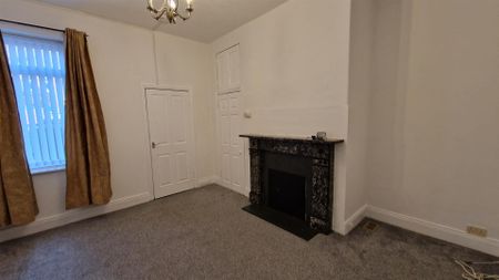 2 bed flat to rent in Trewhitt Road, Heaton, Newcastle Upon Tyne - Photo 4