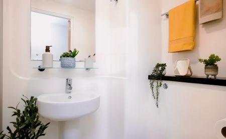 Large Ensuite - Photo 3