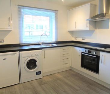 3 bedroom flat to rent - Photo 6