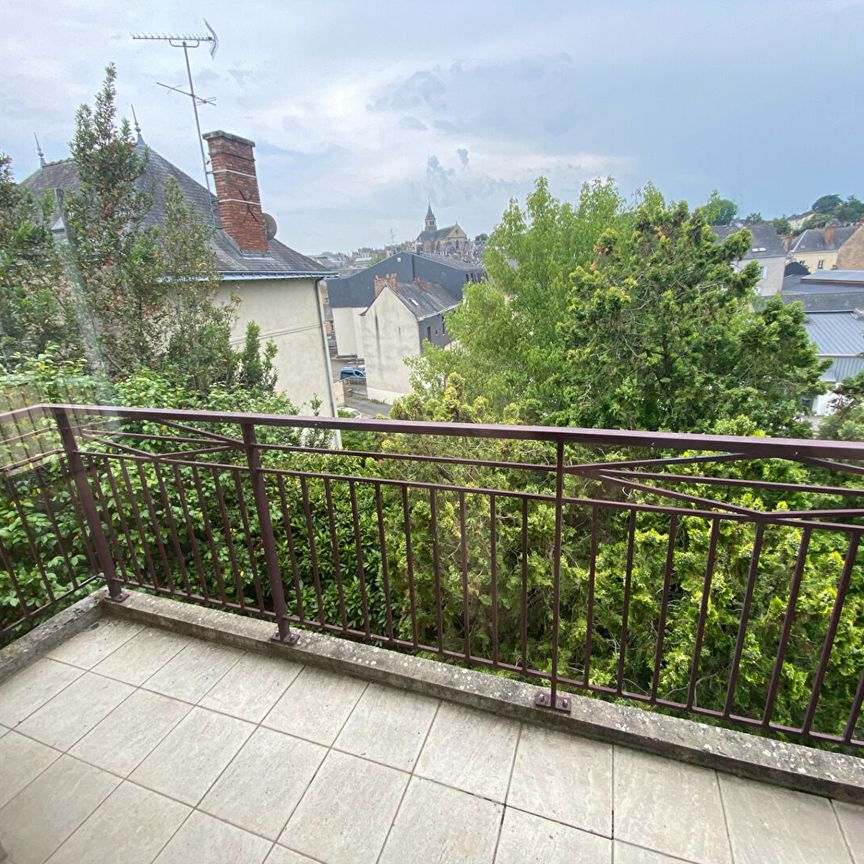 Laval centre ville appt T2 de 50 m² - Photo 1