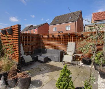 3 bedroom semi-detached house to rent - Photo 2