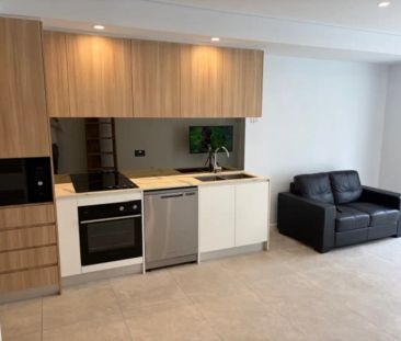 “Walking Distance to Schofields Station and Shops” - Photo 3