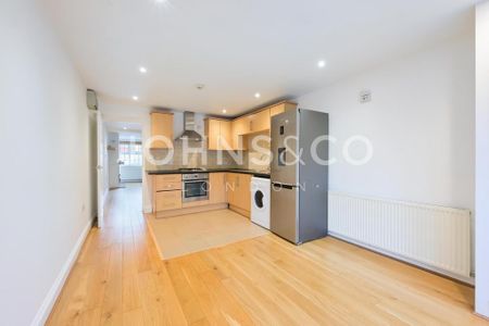 2 bedroom terraced house to rent - Photo 4