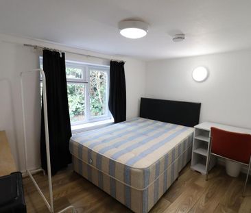 5 bedroom bungalow to rent - Photo 6