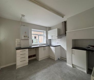 Halsford Croft, East Grinstead RH19, London - Photo 4