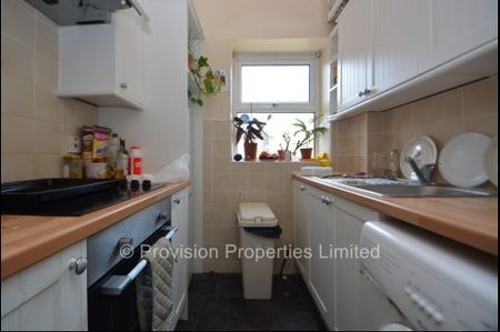 2 Bedroom Property Near Leeds University - Photo 3