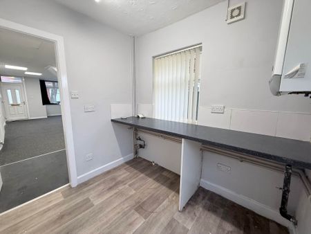 Price £950 pcm - Available Now - Unfurnished - Photo 4